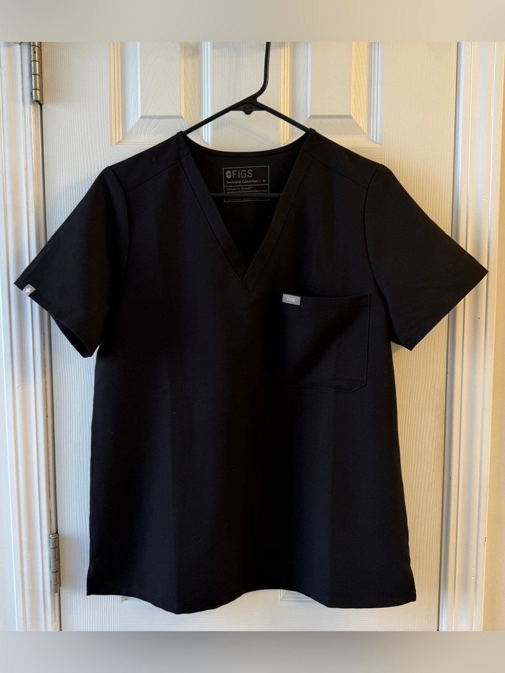 FIGS Women's Catarina Scrub Top - Black - Size Medium